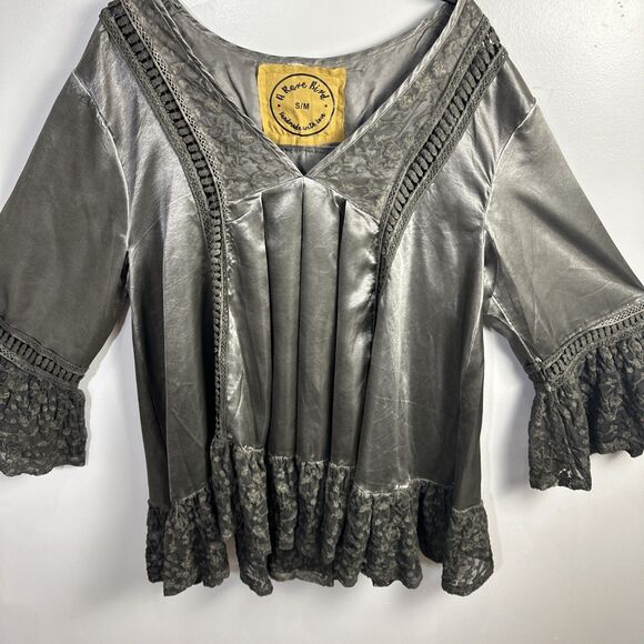 Women’s A RARE BIRD Satin Gray Lace Trimmed Boho Tunic Top Small Medium Lace - Picture 2 of 11